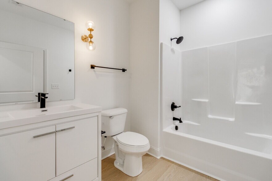 Building Photo - 133 Harden St