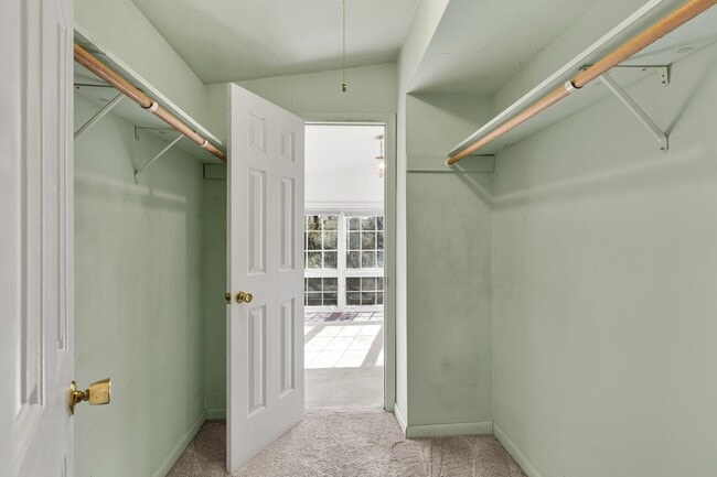 Building Photo - 1529 N Kenilworth St