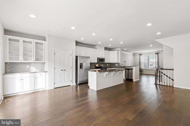 Building Photo - 101 Dallett Ln