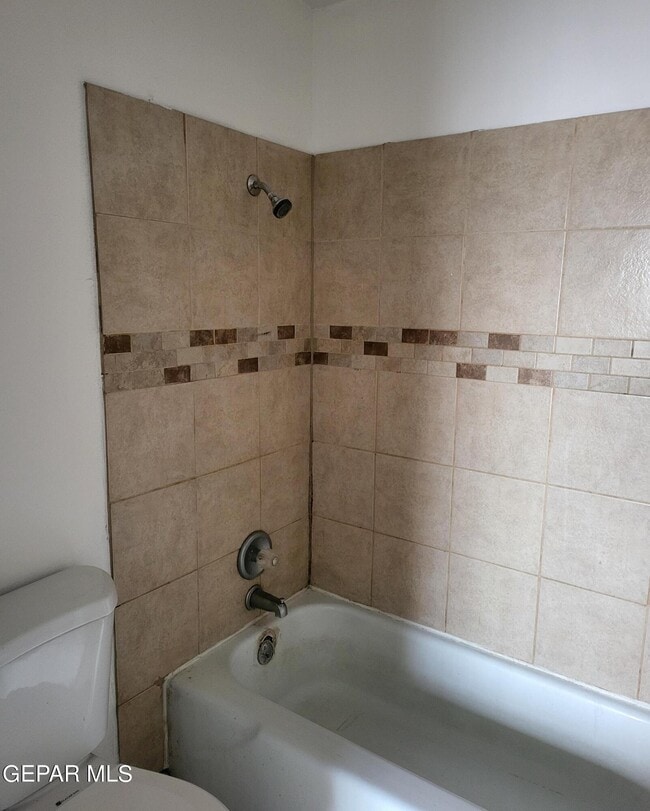 Building Photo - 6416 Pizarro St