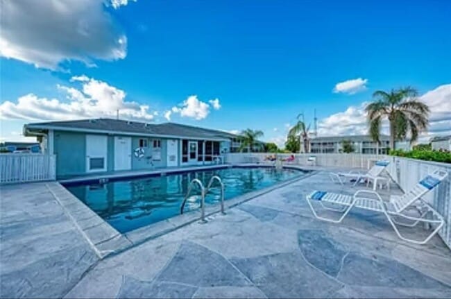 Building Photo - 3300 Loveland Blvd