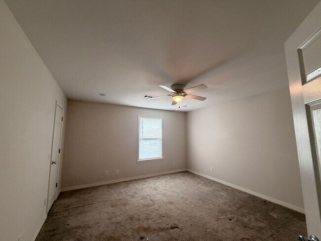 Building Photo - 1601 S Boston