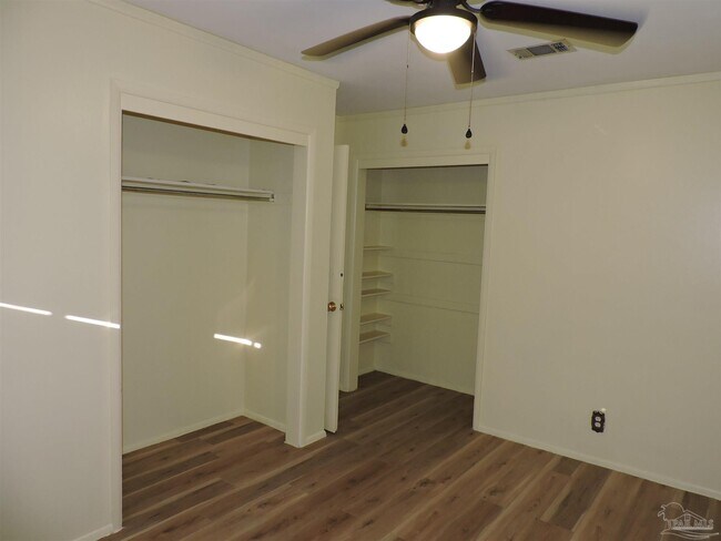 Building Photo - 146 Drew Cir