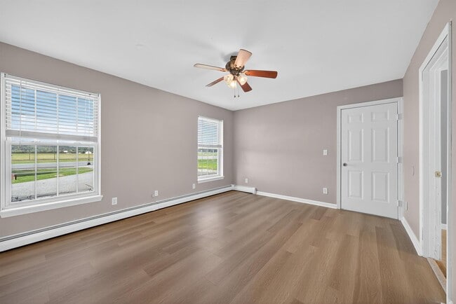 Building Photo - 531 NY-211