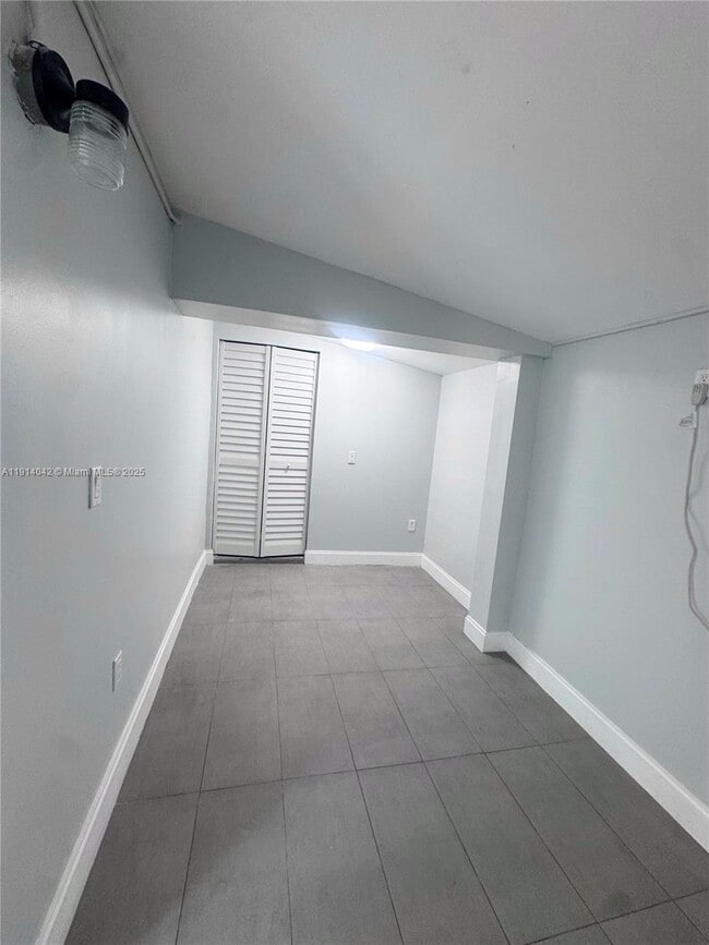 Building Photo - 3731 SW 58th Terrace