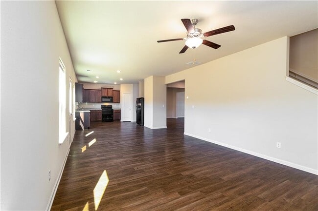 Building Photo - 816 Walnut Creek Cir