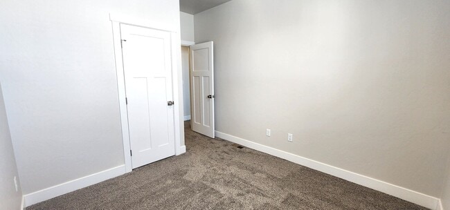 Building Photo - Brand new Townhomes