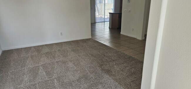 Building Photo - Beautiful Spacious 3 Bedroom Home for Rent