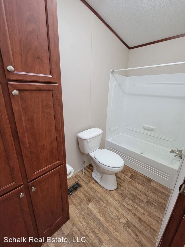 Building Photo - 4 br, 2 bath House - 524 Trout Road