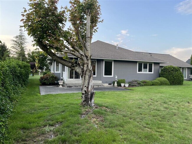 Building Photo - 219 W Maberry Dr