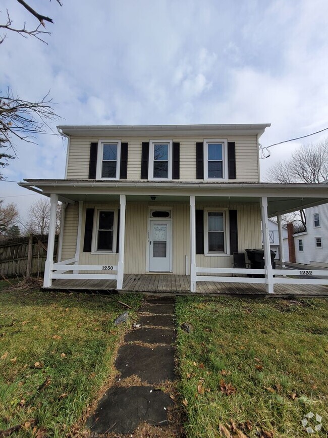 Building Photo - 3 Bedroom 1 bath home in Manheim Township