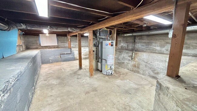 Building Photo - Character-Rich 1912 Home in North Portland – Spacious 2 Bed / 1 Bath