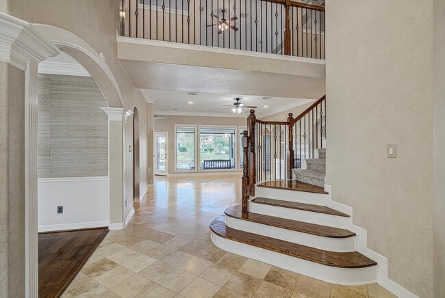 Building Photo - 18422 Windsor Lakes Dr