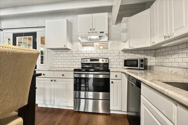 Building Photo - 1645 Tallavana Trail