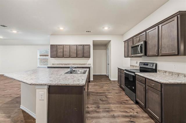 Building Photo - 2120 Tulipwood Dr