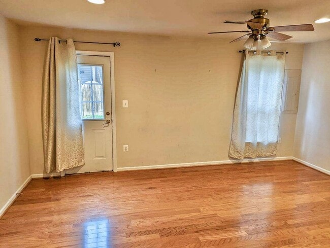 Building Photo - Beautiful home with 2 MBRs, 1-car garage.