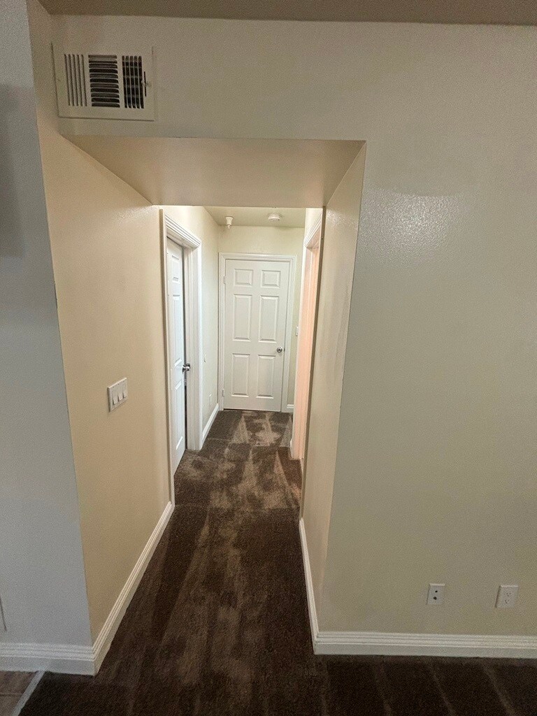 Building Photo - 430 E 118th St