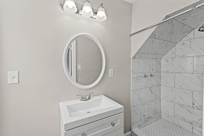 Building Photo - 523 Henke St
