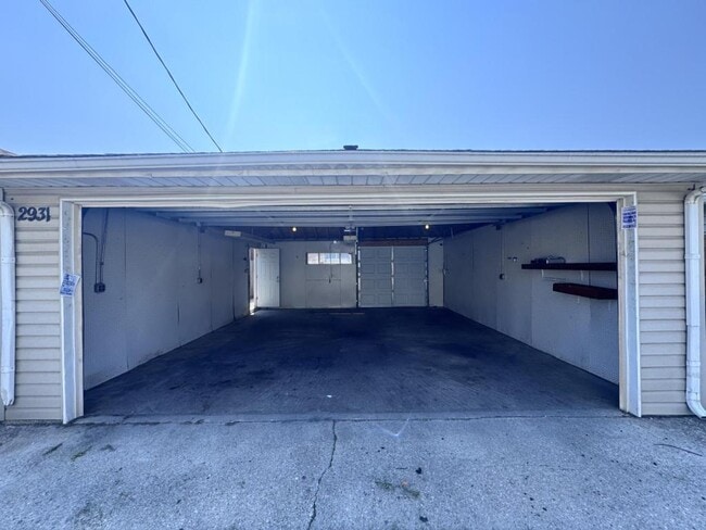 Building Photo - 2931 N Rutherford Ave