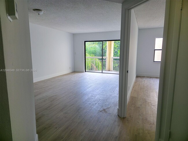 Building Photo - 8290 Lake Dr