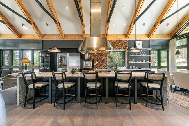 Building Photo - 9269 Heartwood Dr