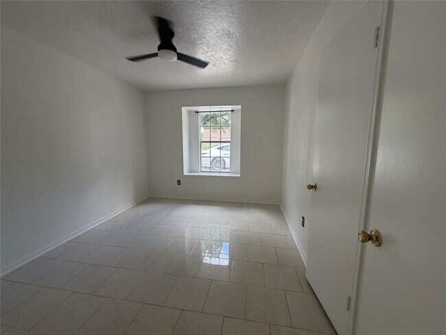 Building Photo - 14407 Locke Ln