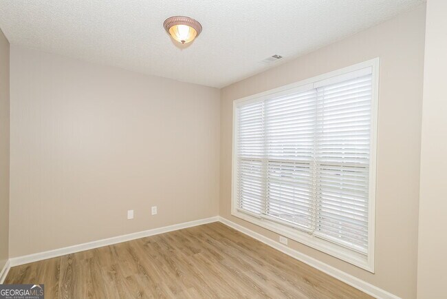 Building Photo - 2045 Reserve Pkwy