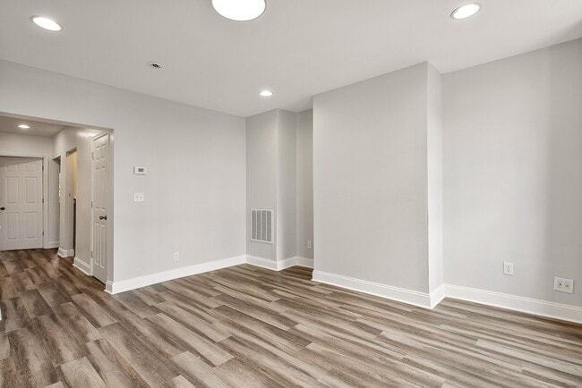 Building Photo - $1,800 / 2 br / 2 ba / 959 sqft