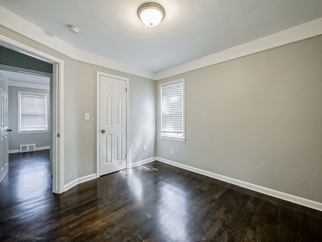 Building Photo - Charming Royal Oak Bungalow Near Downtown!
