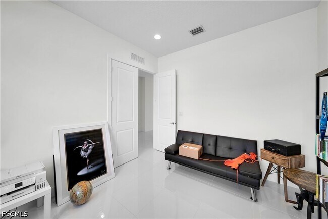 Building Photo - 5043 Ofanto Ln