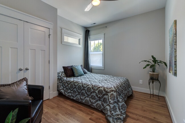 Building Photo - 703 Gerard St