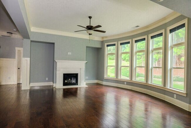 Building Photo - 5840 Springbox Dr Suwanee, GA 30024