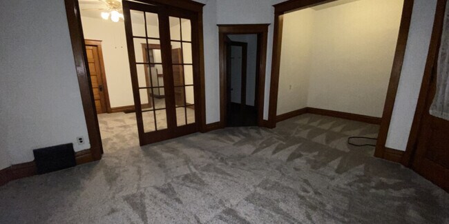 Building Photo - 196 Alpine St