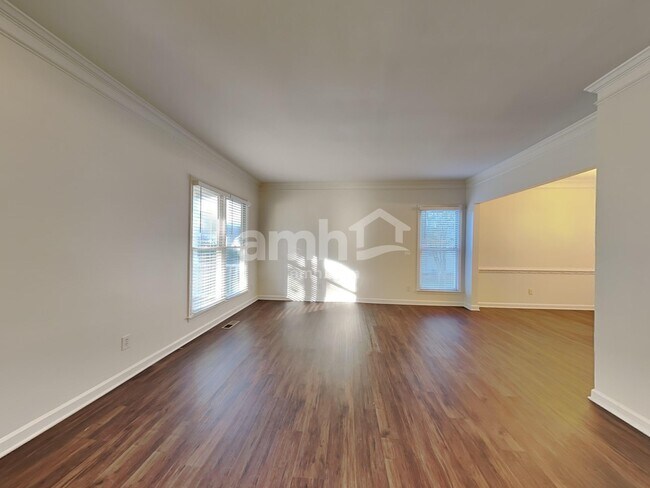 Building Photo - 1305 Groveland Trl