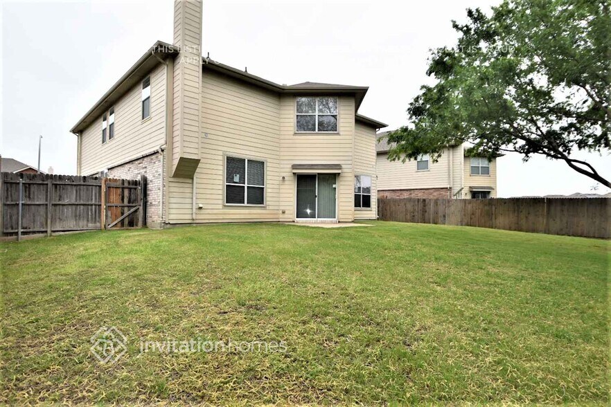 Building Photo - 8441 Shallow Creek Dr