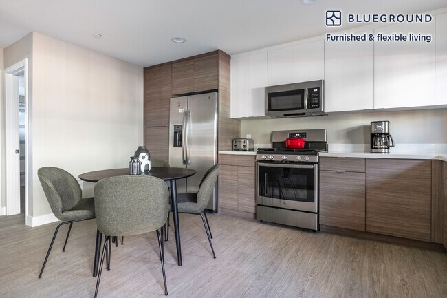 Building Photo - 215 Union Ave