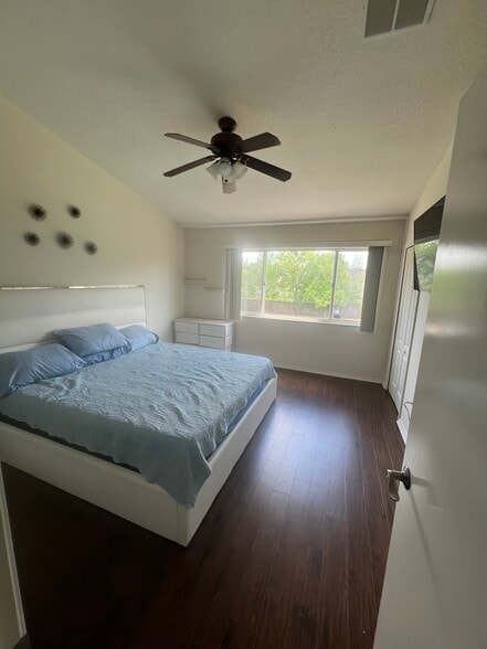 Building Photo - 1132 Kennewick Ct