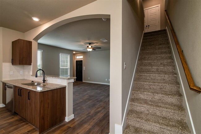 Building Photo - 600 Harvest Moon Dr