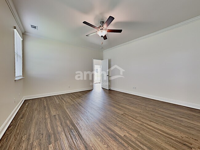 Building Photo - 205 Parkside Blvd