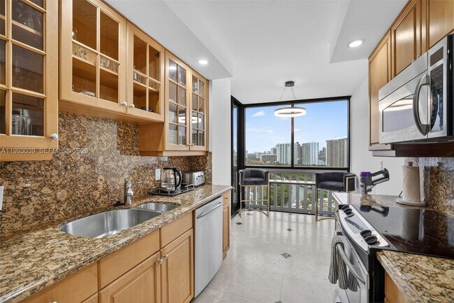 Building Photo - 1000 W Island Blvd