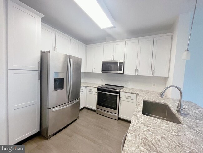 Building Photo - Luxurious Fairfax City 2 bed Condo