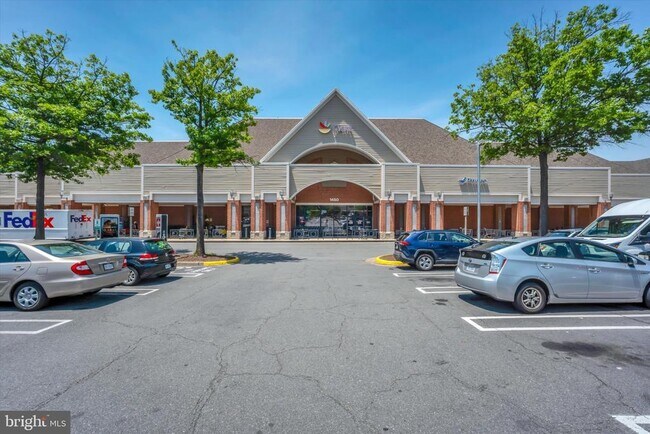 Building Photo - 1516 North Point Dr