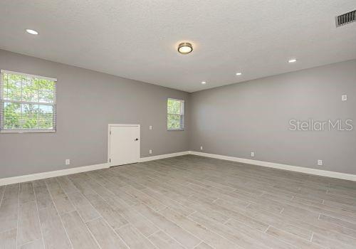 Building Photo - 1648 Bayshore Dr