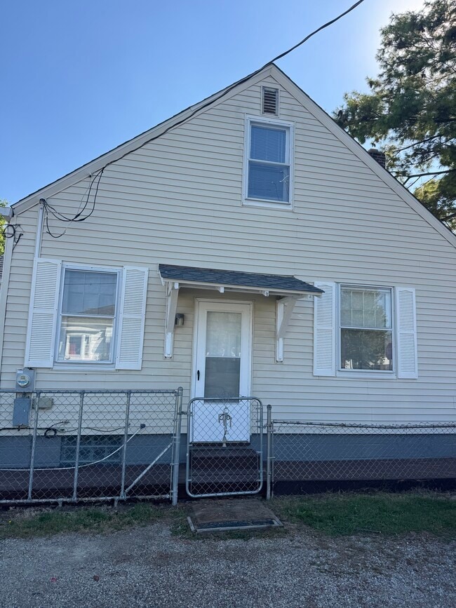 Building Photo - 1596 S Champion Ave