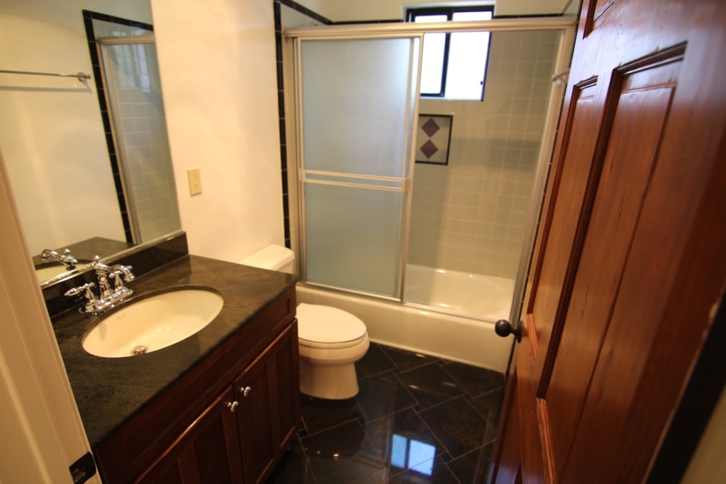 Building Photo - 600 N Sweetzer Ave