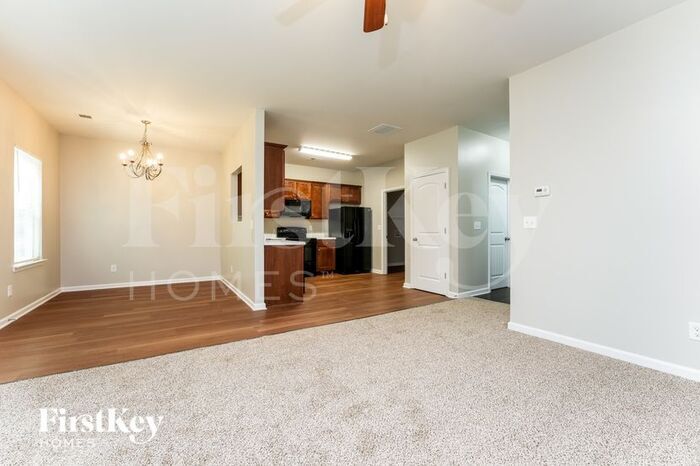 Building Photo - 496 Grenier Terrace NE