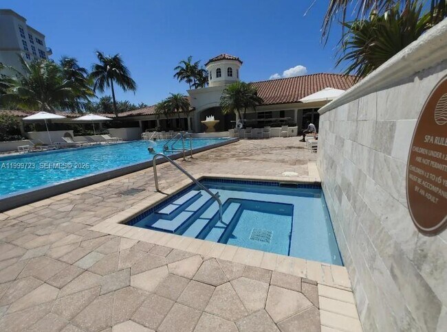 Building Photo - 20000 E Country Club Dr