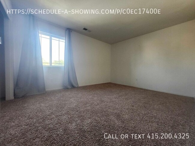 Building Photo - 3947 S Oak View St