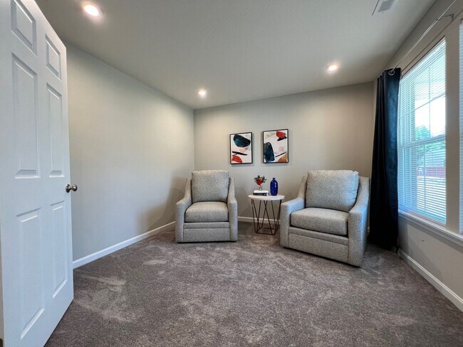 Building Photo - 7876 Ellington Ct