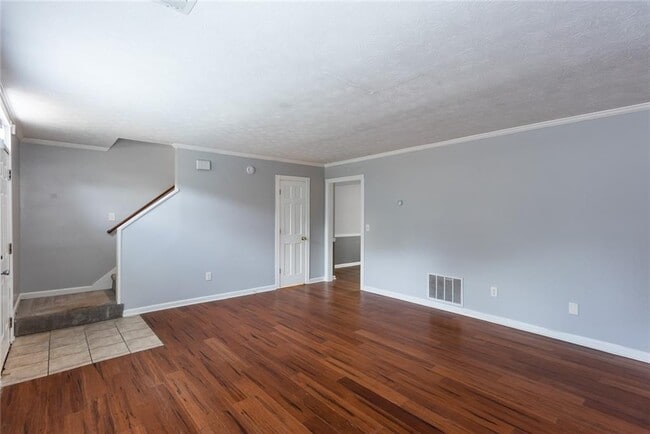 Building Photo - 760 Indian Lake Dr NW